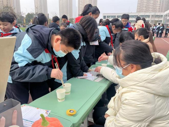 满媛 12.29游园会_html_20515214.jpg