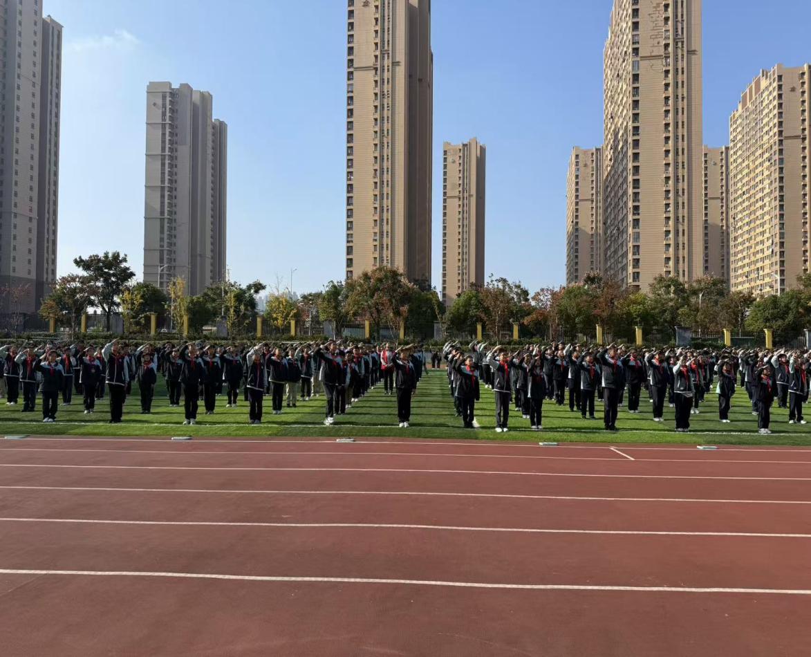 【正学丁三·德育】学八礼四仪，懂餐饮之礼——丁家庄第三小学第十一周主题升旗仪式报道_html_m712a3dec.jpg