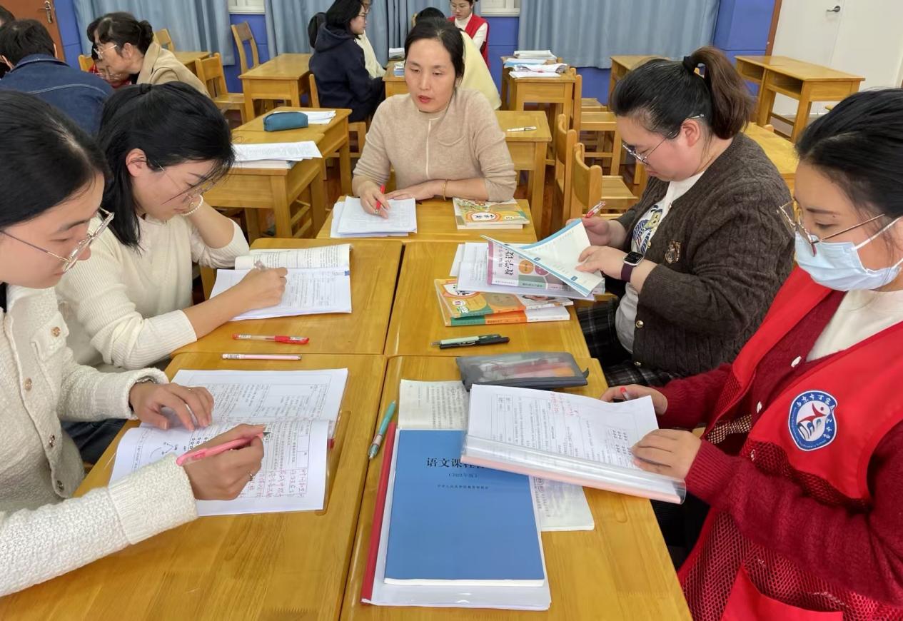 【正学丁三·教学】汇聚智慧，携手并进——南京市丁家庄第三小学语文集体备课_html_6b25dd93.jpg