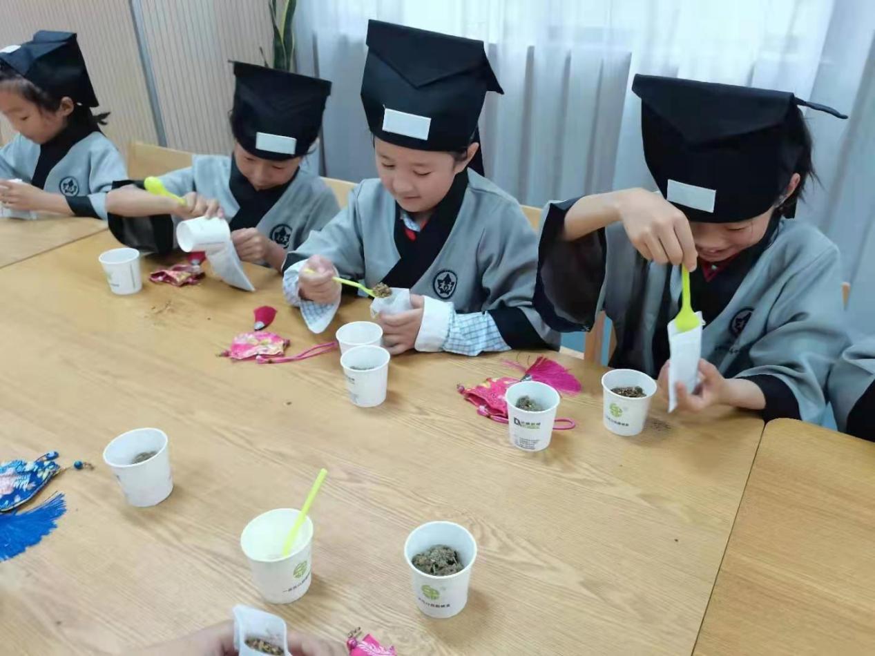 【正学丁三】浓情端午 香飘满园_html_m60d6357.jpg