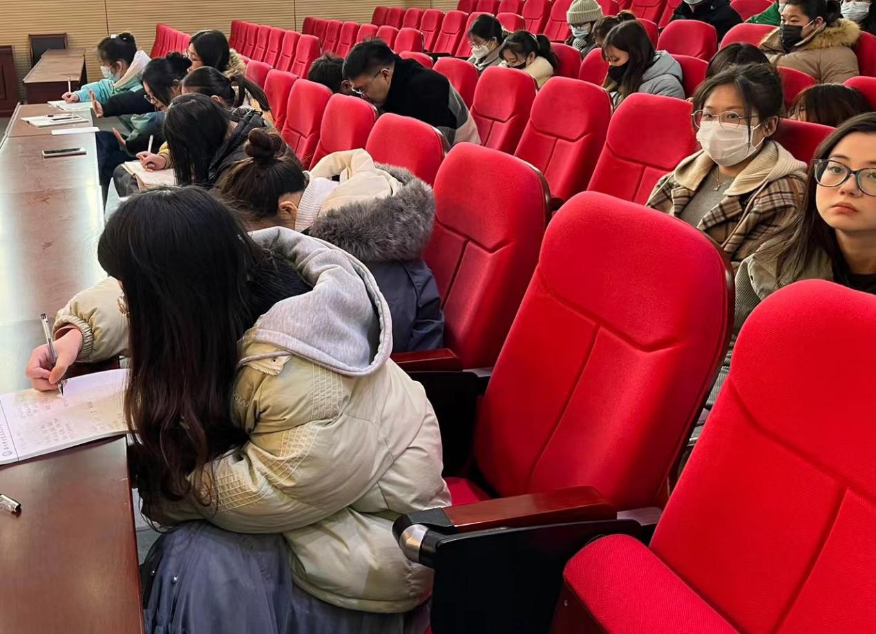 班主任会   向着新目标，奋楫再出发_html_73892ae8.jpg