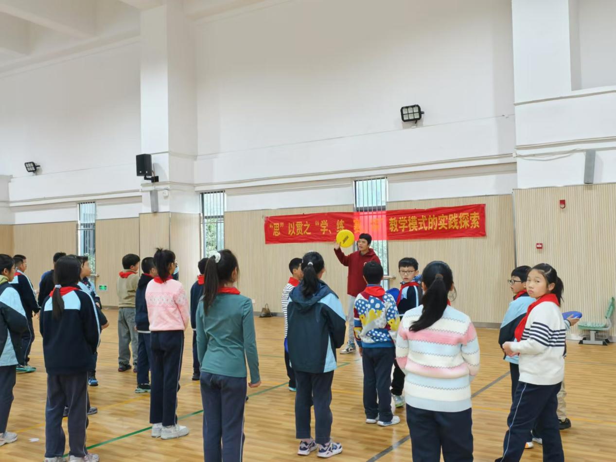 极限飞盘课堂新体验_html_2f9d24c4.jpg