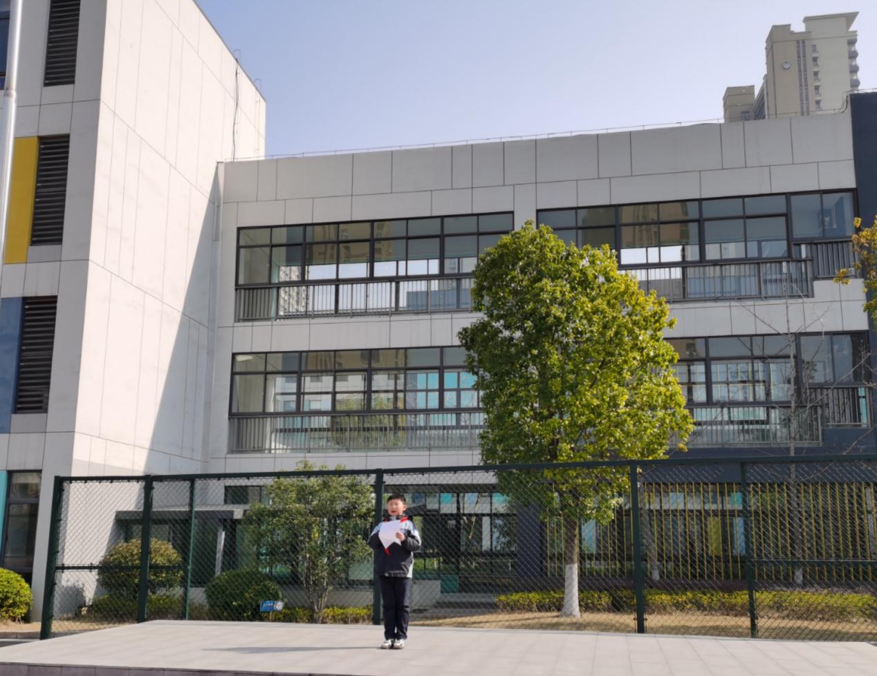 【正学丁三】让身边多一分绿——丁家庄第三小学第五周植树节主题升旗仪式_html_7e338802.jpg