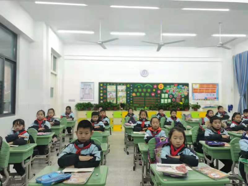 第15周勿忘国耻，圆梦中华，主题升旗仪式_html_m53c64806.jpg