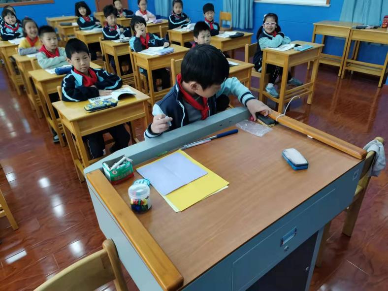 【正学丁三】德法涵养责任意识，共建绿色健康生活_html_26423f0b.jpg