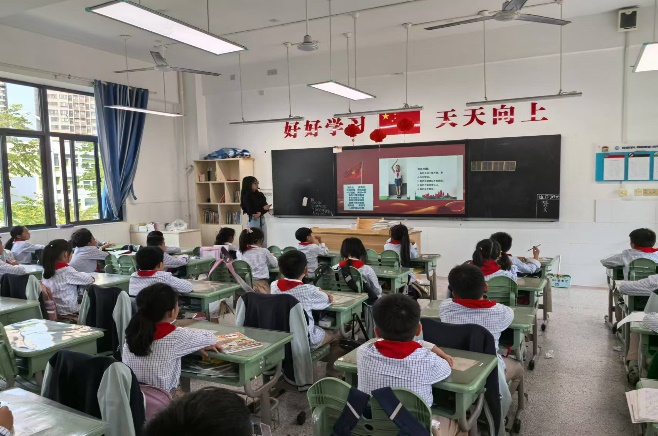 【正学丁三·德育】喜迎建队日 争做好队员_html_6608469e.jpg