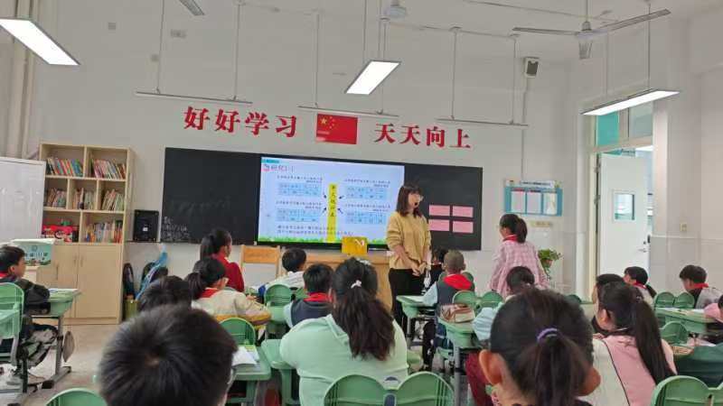 10.17数学校本研修暨青年教师赛课活动测记(1)_html_4d567edf.jpg
