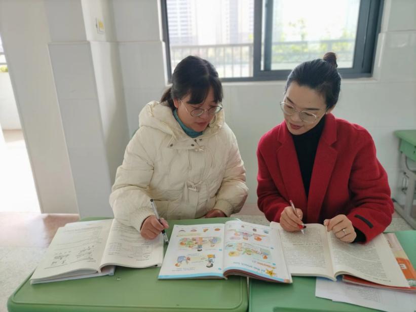1_丁三小英语组第十一周集体备课报道_html_11d6b57b.jpg