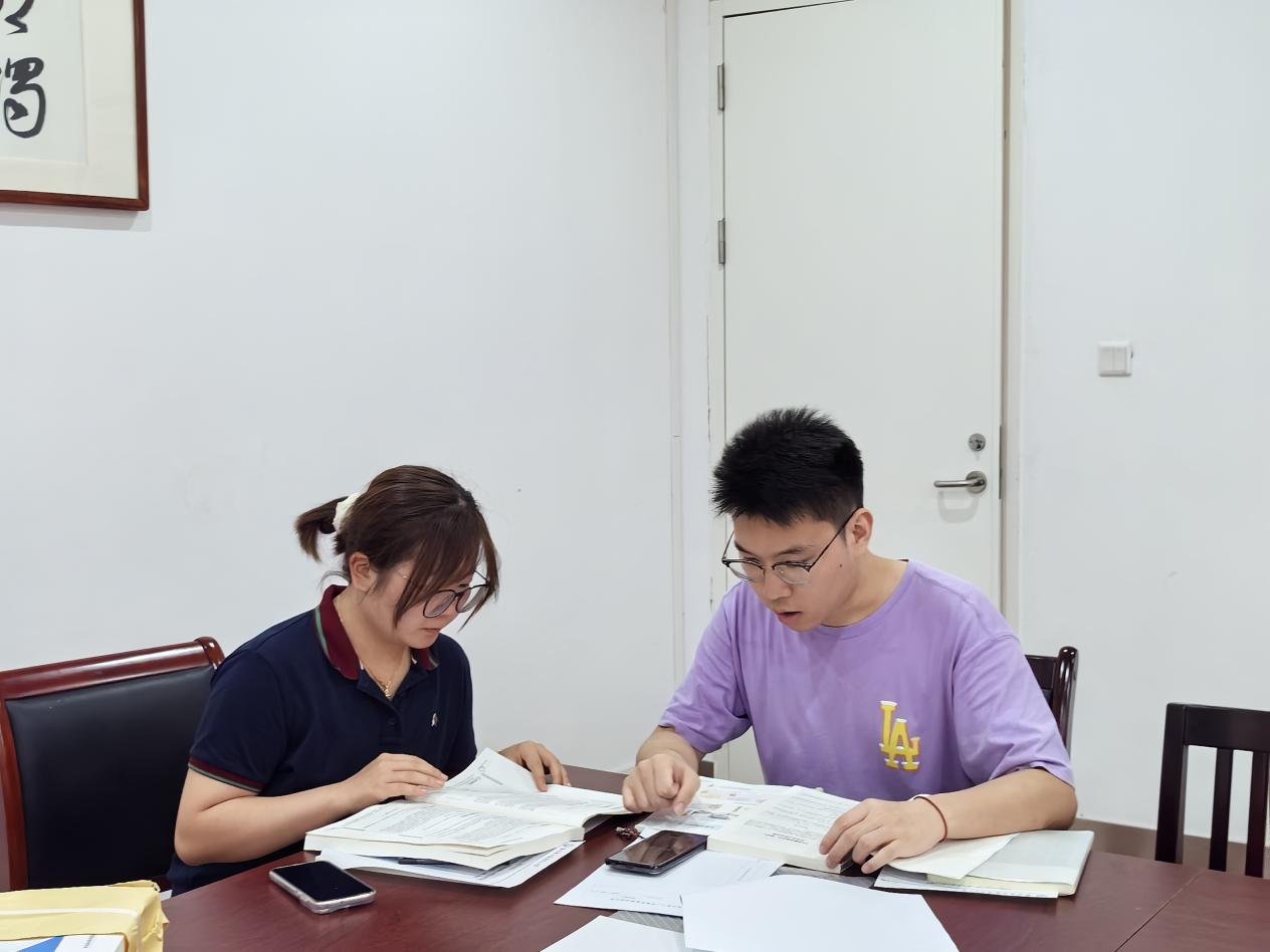 8.30数学组第一次集体备课活动侧记_html_m5e9e3023.jpg