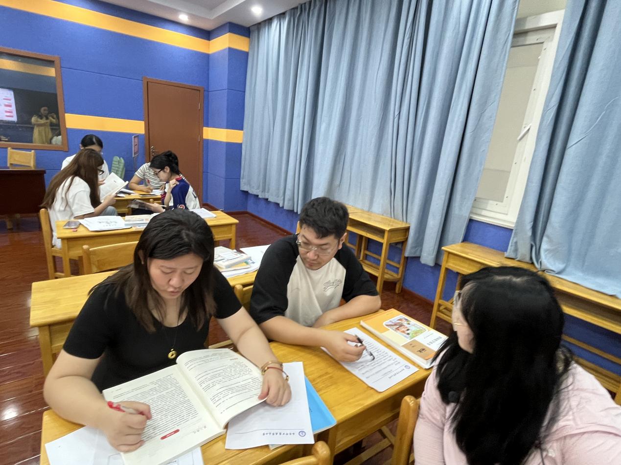 【正学丁三·教学】思维碰撞生花，集备凝智前行——南京市丁家庄第三小学新学期第二次语文组集体备课活动侧记_html_5a124c37.jpg