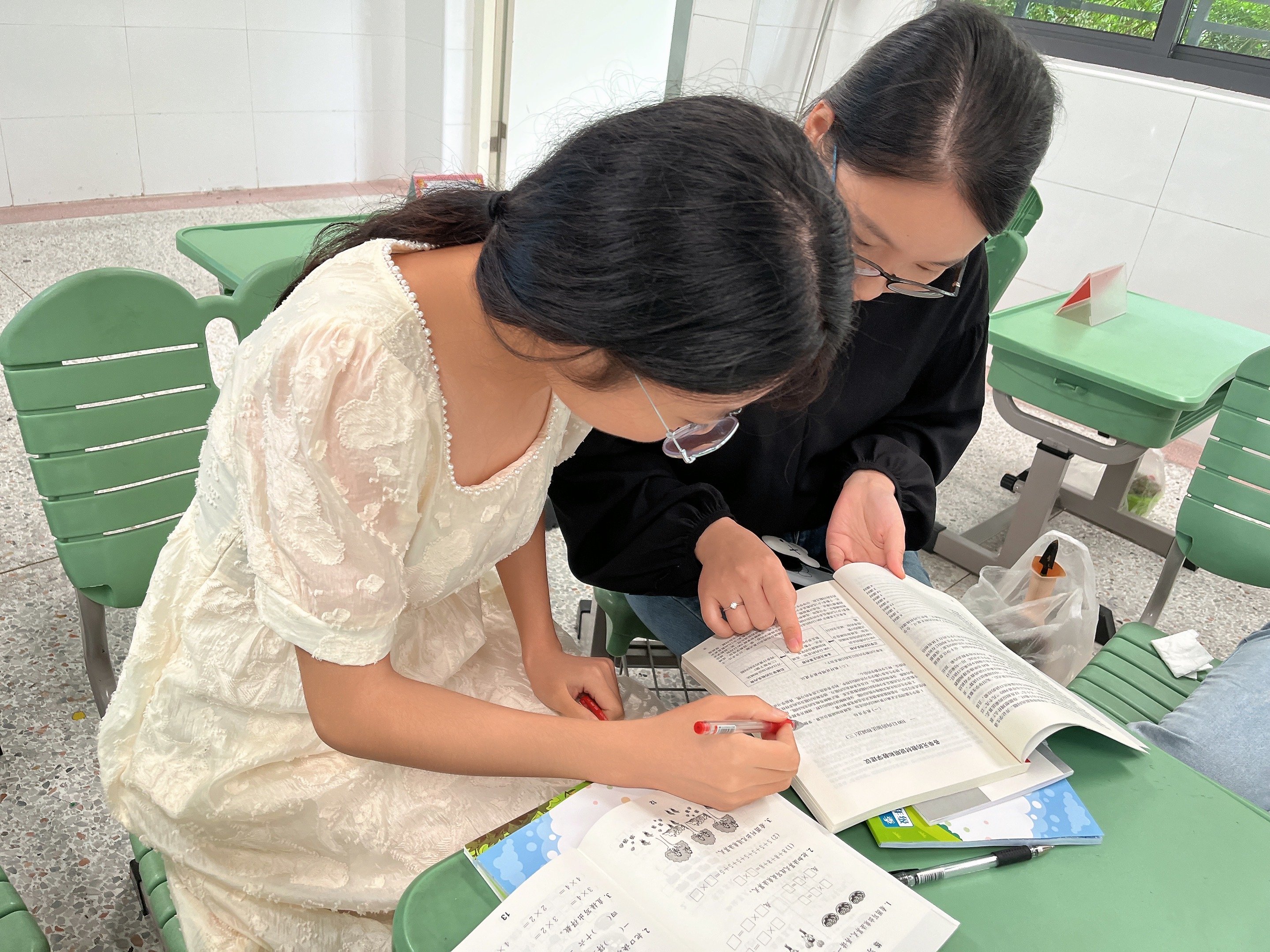 8.31数学组第一次集体备课侧记_html_m6a2c65dd.jpg