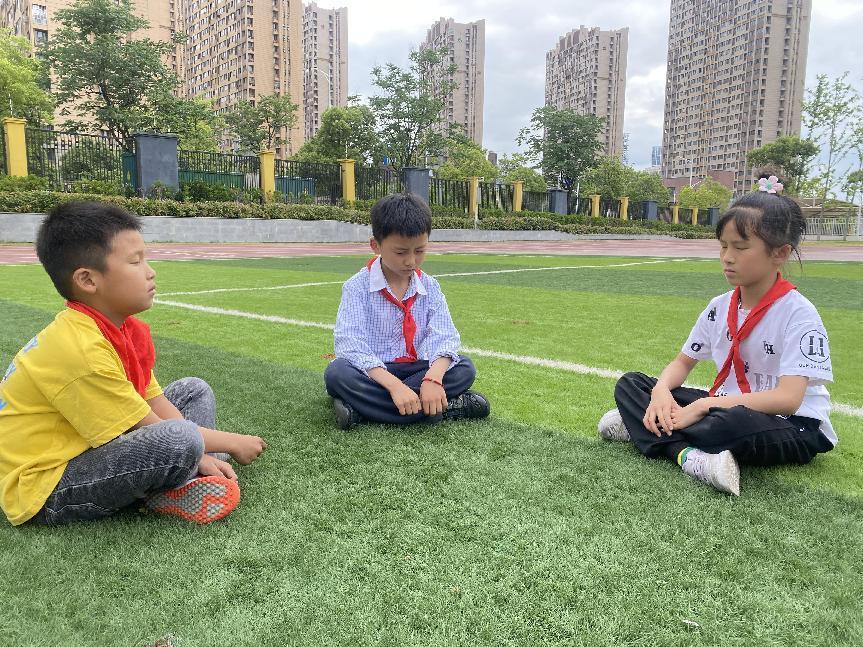 【正学丁三】微笑暖心灵，关爱满校园--南京市丁家庄第三小学心理健康周(1)_html_m4fe32784.jpg