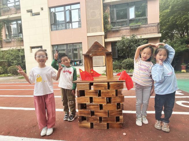 (生命迈幼·校园新闻) 国庆嘉年华 萌趣正当时_html_2f30a75b.jpg