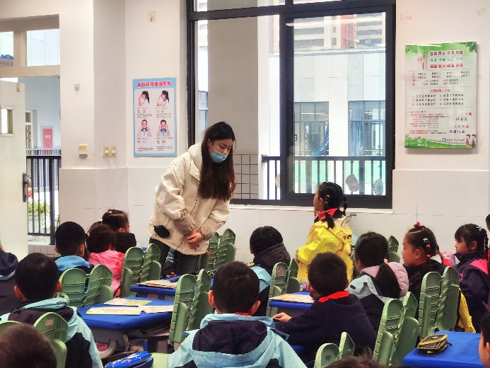 3.14大班组第一次参观小学报道_html_m6dc5f1be.jpg