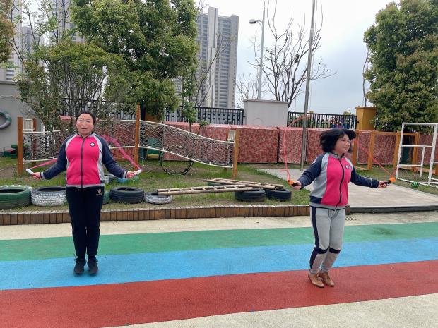 大班组跳绳活动报道_html_m54c34abf.jpg