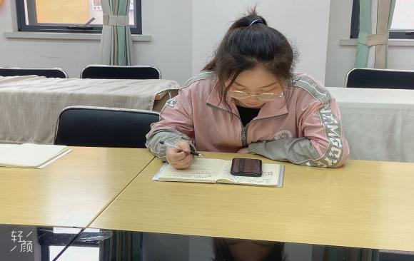 栖霞大讲堂第九讲新闻稿_html_11b9c6a0.jpg