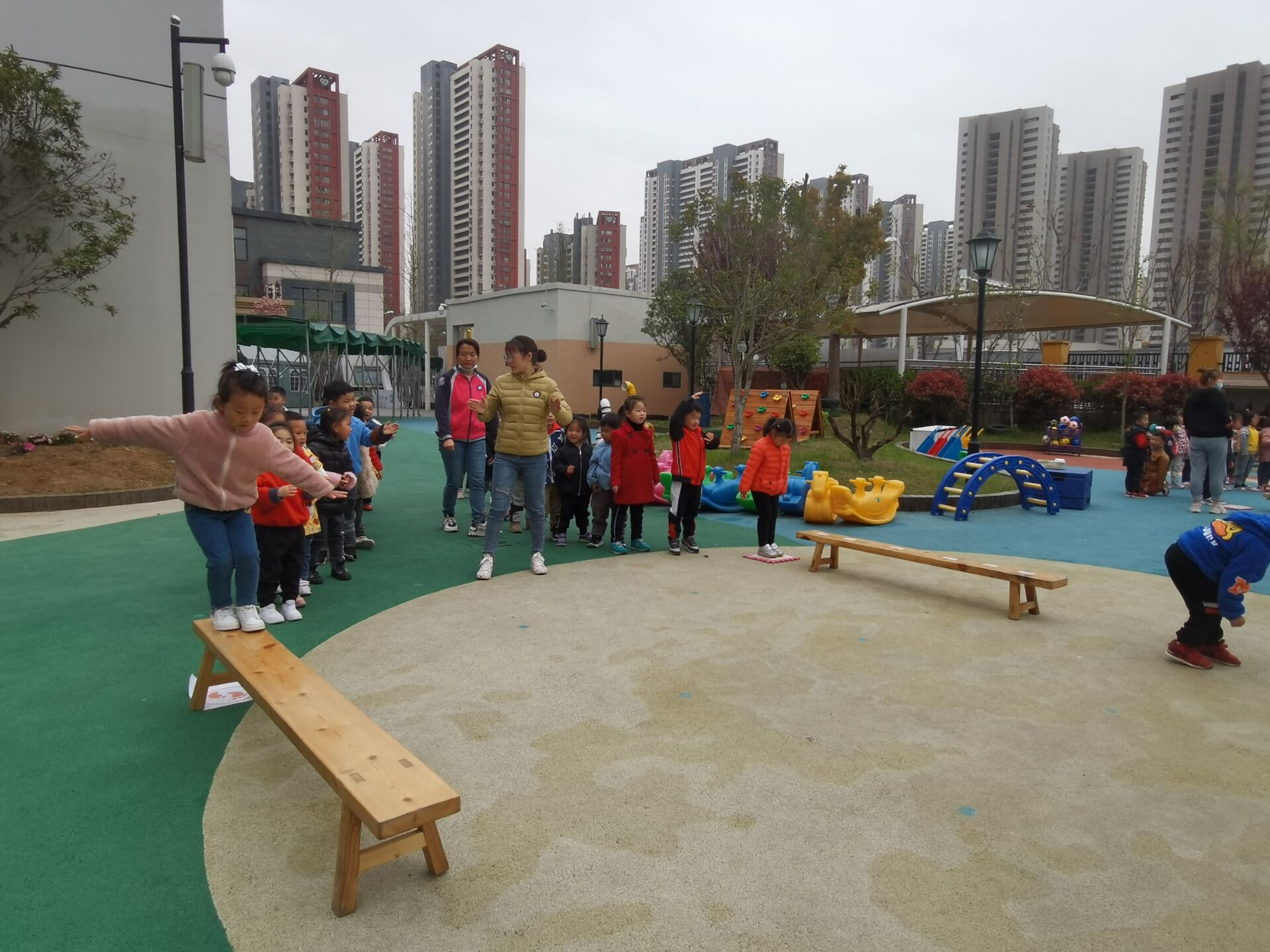 运动会小班组修改_html_31829356.jpg