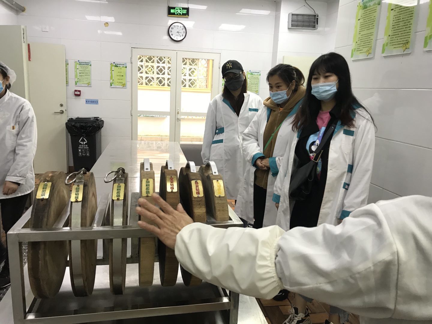 膳食委员会会议--2021.4.2_html_28593d1e.jpg