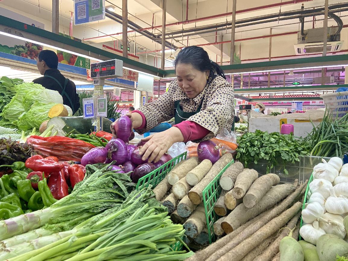 生命迈幼，社会实践活动——逛菜场_html_24351bfb.jpg