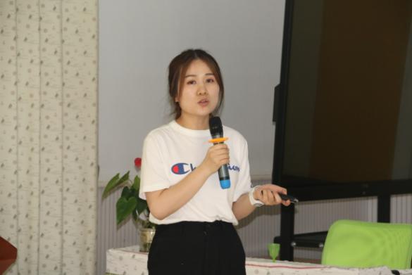 9.27小班组主题中审议 张茜茜_html_72ccc8fa.jpg