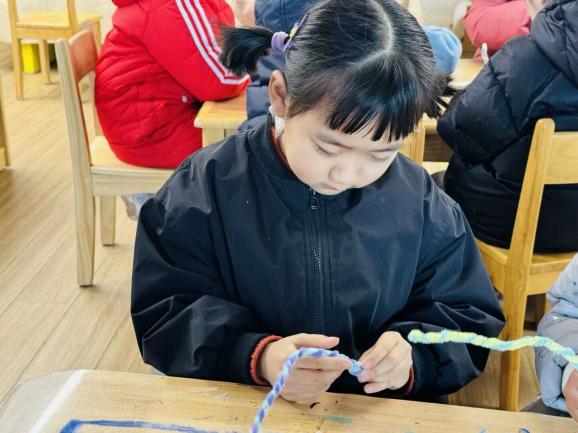 定稿【生命迈幼·校园新闻】春日花漾，爱满心间——迈幼嘉誉山分园“三八妇女节”主题活动_html_5b075ed3.jpg