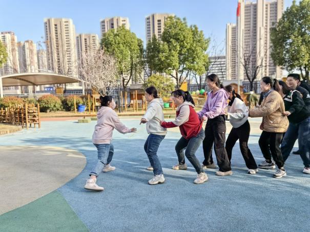 【生命迈幼·联合教研】“玩”有道，“研”有理——记迈幼集团体育组第一次教研活动_html_400afe7.jpg