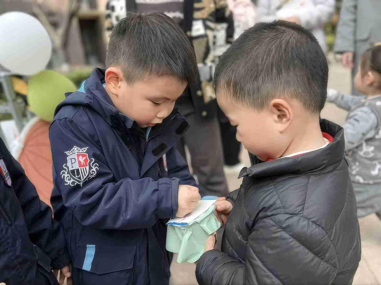 2025.3.10王牧云【生命迈幼·童年畅玩】植一抹绿色，溢一片春光——迈幼瑜憬湾分园植树节活动docx_html_6fcb3bd7.jpg