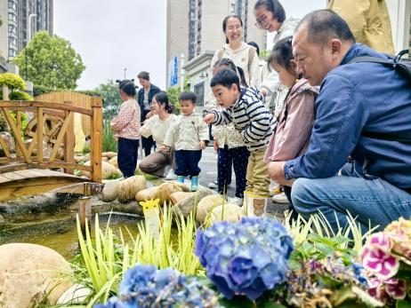 定稿：【生命迈幼  党工共建】趣味亲子行，童心筑未来_html_m554a532c.jpg