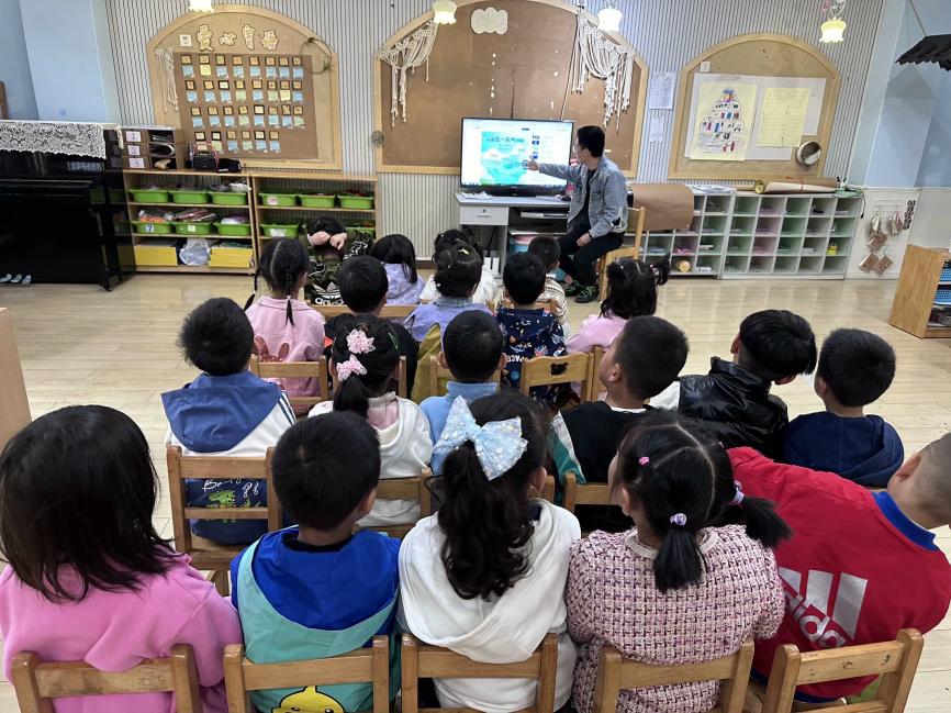 【生命迈幼・安全第一】春风为伴 安全“童”行——迈幼一园五一节前安全教育与安全检查活动_html_m11d77c1.jpg