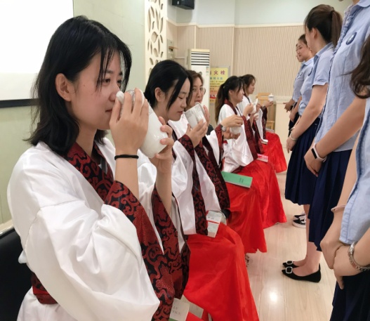 2020.9.9师徒结对仪式（栖霞教育之家）_html_6903780d.jpg