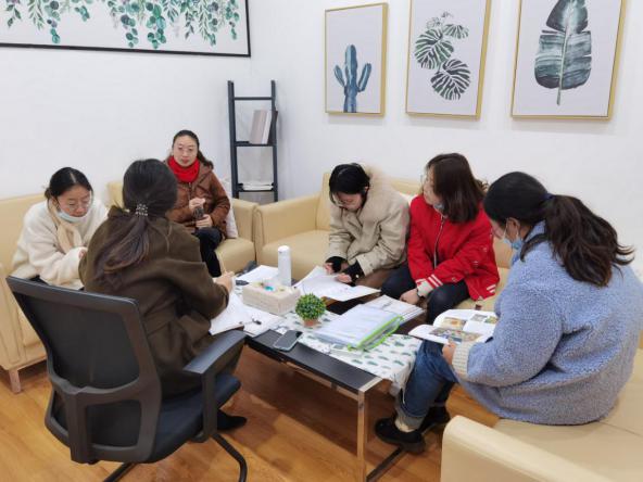 新闻稿美术组教研(1)(1)(1)(1)(3)_html_m2124f609.jpg