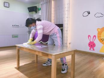 保育老师清消净报道_html_m75d3680f.jpg