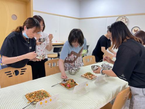 2021.6.11  戚虹【生命迈幼】简单的食材，用心的制作2021.6.10_html_71a93ab8.jpg