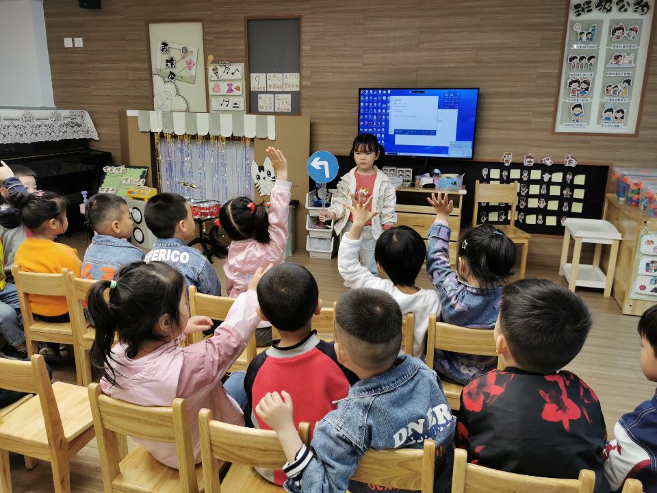 【生命迈幼·教学动态】劳动勤于手 美德践于行_html_ef096d.jpg
