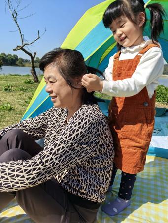 2023.10.23王智伟 【生命迈幼·校园新闻】一、时光不老—九九念孝(1)_html_6875399d.jpg