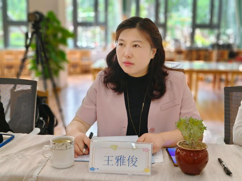 5.6月师德标兵_html_5e8d4a27.jpg