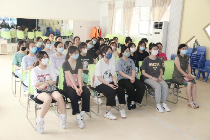 与爱携手，与幼成长_html_m67bbf799.jpg