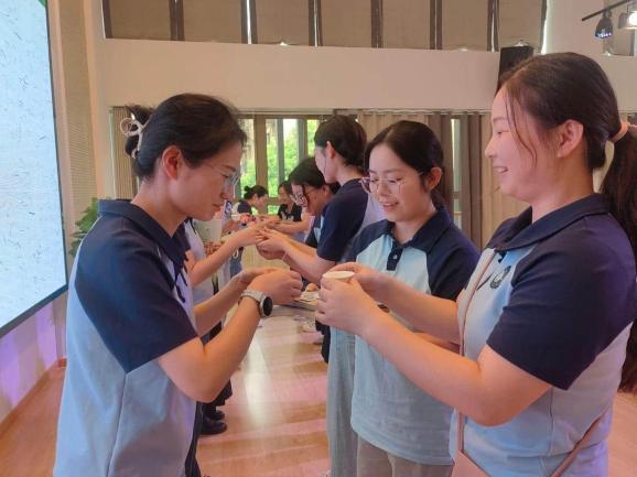 2025.9.9王含月【生命迈幼&middot;教师佳节】多元活动庆佳节，师幼同心谱新篇——记迈幼瑜憬湾分园2025年教师节活动 (1)_html_57522ebe.jpg