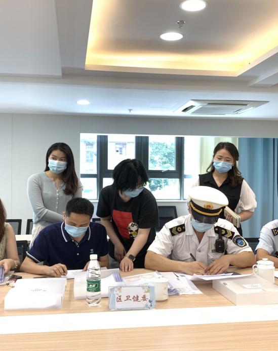 2021.9.3【生命迈幼】严把防疫关，安全迎开学 _html_m1832d779.jpg