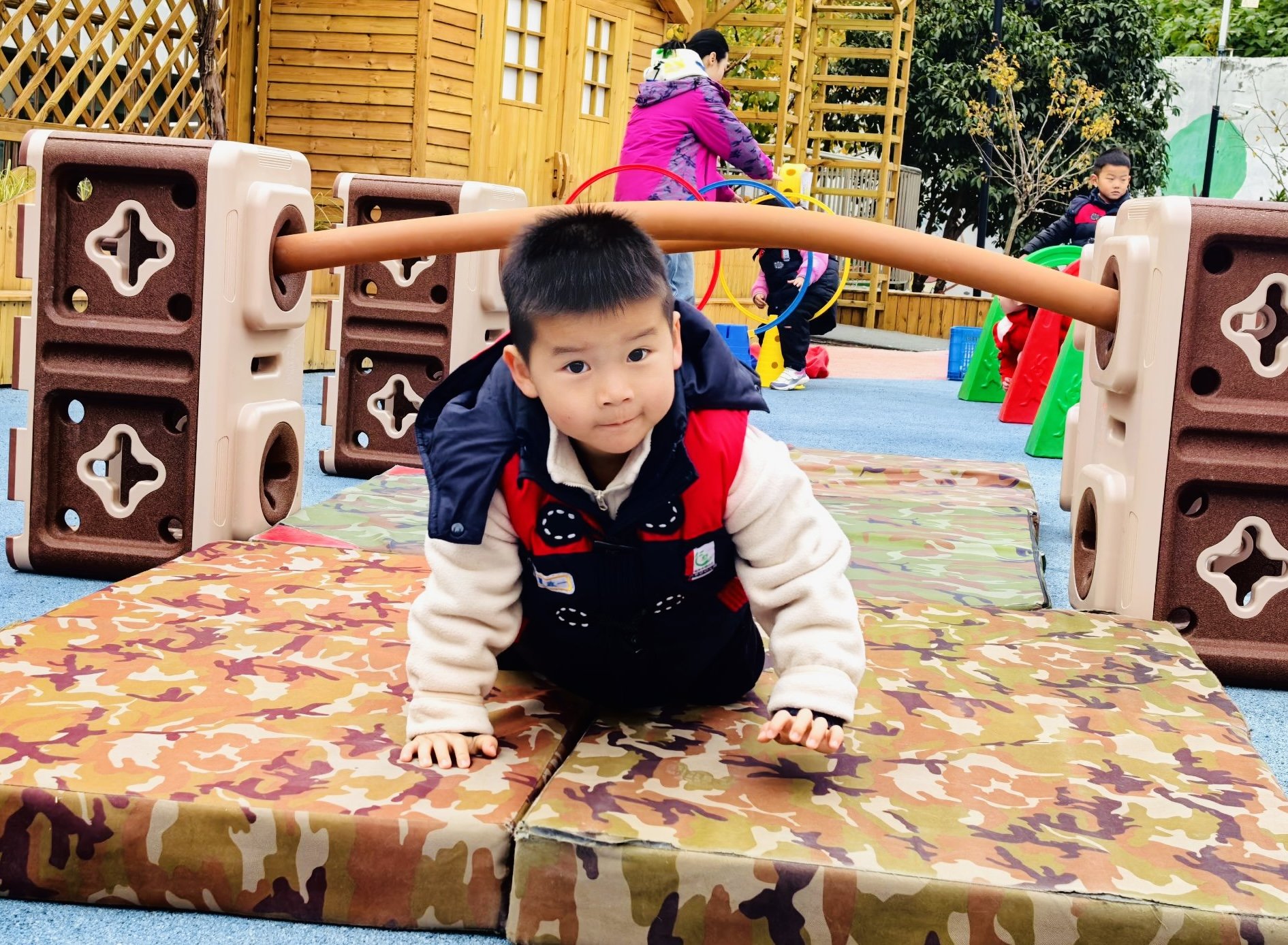 定稿【生命迈幼·教学动态】以爱为桥 见证绽放——记迈幼嘉誉山分园家长半日开放活动_html_m7c8f1af4.jpg