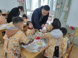 2023.5.29【生活燕幼·园区动态】燕幼中心园：温暖话童年，拾趣好时光——故事团活动_html_46723733.jpg
