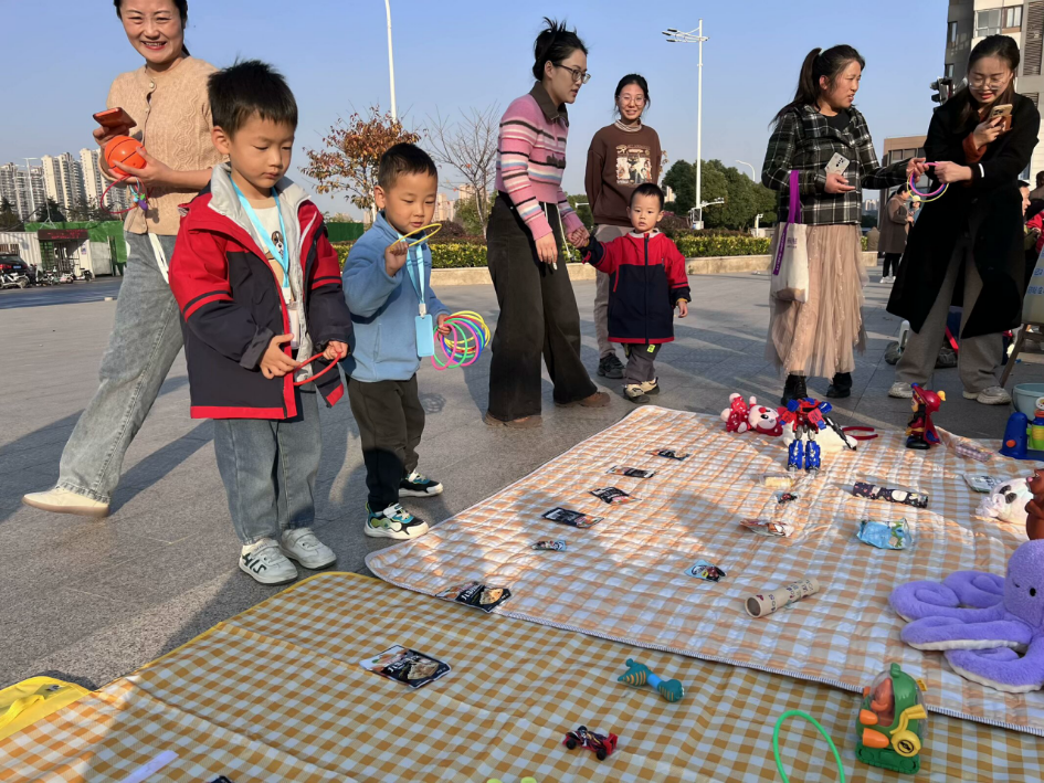 20241227【生活燕幼&middot;园区动态】新城分园：携手社区，收获成长_html_7ef8aa7.png