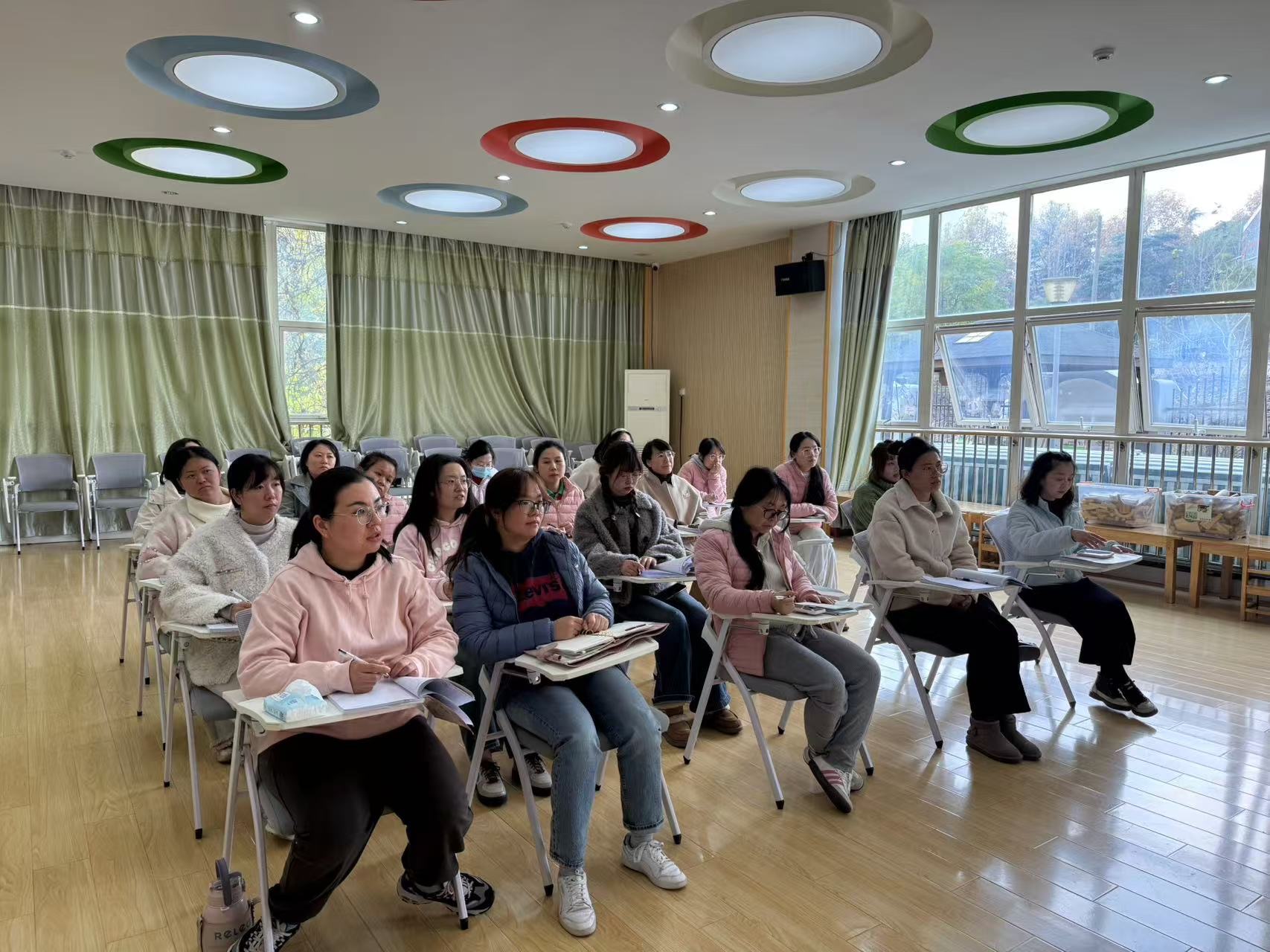 20241217【生活燕幼·园区动态】下庙分园：“聚焦观察，解读儿童”——园本研训系列活动_html_m7237e88a.jpg