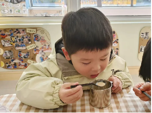 20250103【生活燕幼·园区动态】“节气食光里，共育润童行”——舌尖上的节气之小寒_html_388945.png