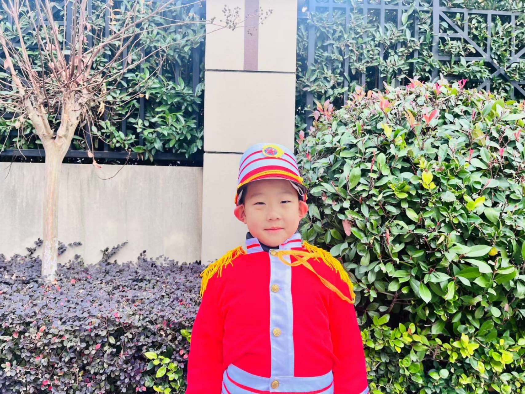 20241209【生活燕幼&middot;园区动态】新城分园——大一班升旗仪式_html_25530b50.jpg