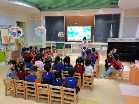 20220930【教研组活动】新城园区：“魅力诗歌  多彩教学”——语言教研组集体教学观摩活动_html_m4d9a7a12.jpg