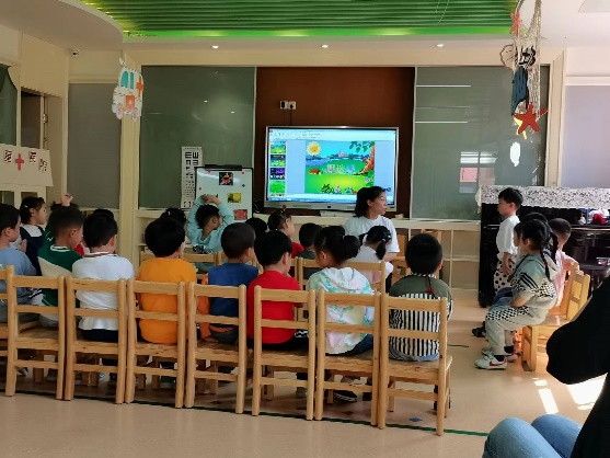 20220930【教研组活动】新城园区：“魅力诗歌  多彩教学”——语言教研组集体教学观摩活动_html_3d768a5f.jpg