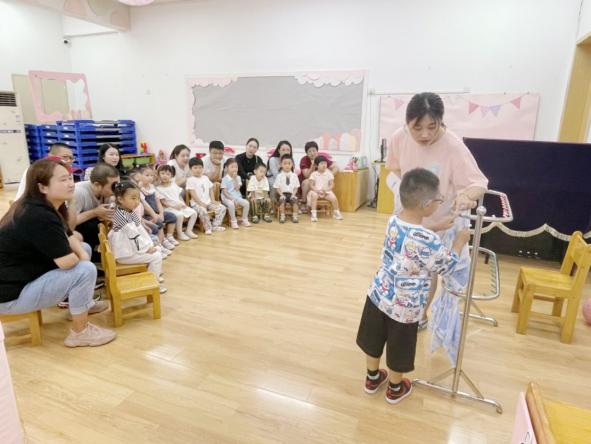 2023.8.30小班新生适应活动_html_5b5da9a7.jpg