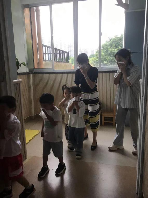 20230913【生活燕幼·安全第一】下庙分园：“防患未然，安全相伴”——消防疏散演练活动_html_6600f99d.jpg