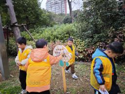 【生活燕幼·园区动态】中心园：“萌娃学雷锋，爱心在行动” ——雷锋日系列活动_html_m65ec3d30.jpg